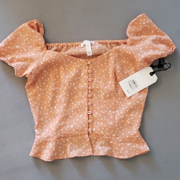 Leith Tops - NWT|Leith| Nordstroms xxs peach  Polka dot  Blouse